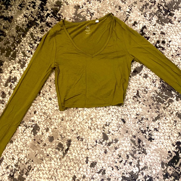 Pacsun Basics cropped low-cut v neckline - Picture 1 of 4